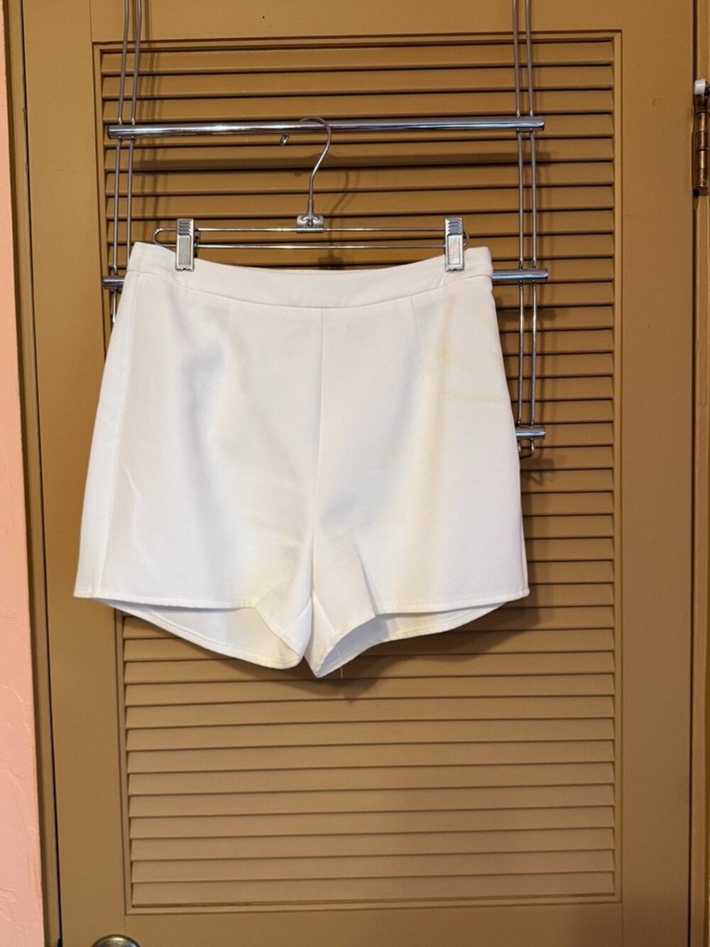 VENUS White Blazer & Shorts Set – Pearl Trim Two-Piece Size 2 - Picture 3 of 8
